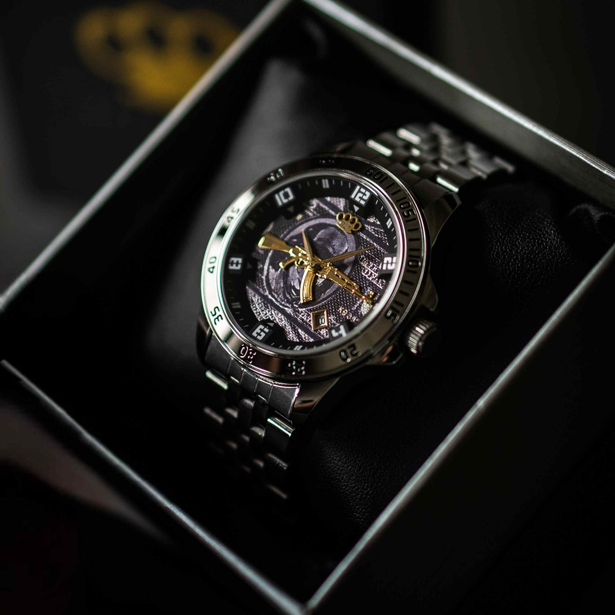 Orologio automatico Mi Vida Loca AK47 argento con AK47 dorata sul quadrante, nella sua scatola
