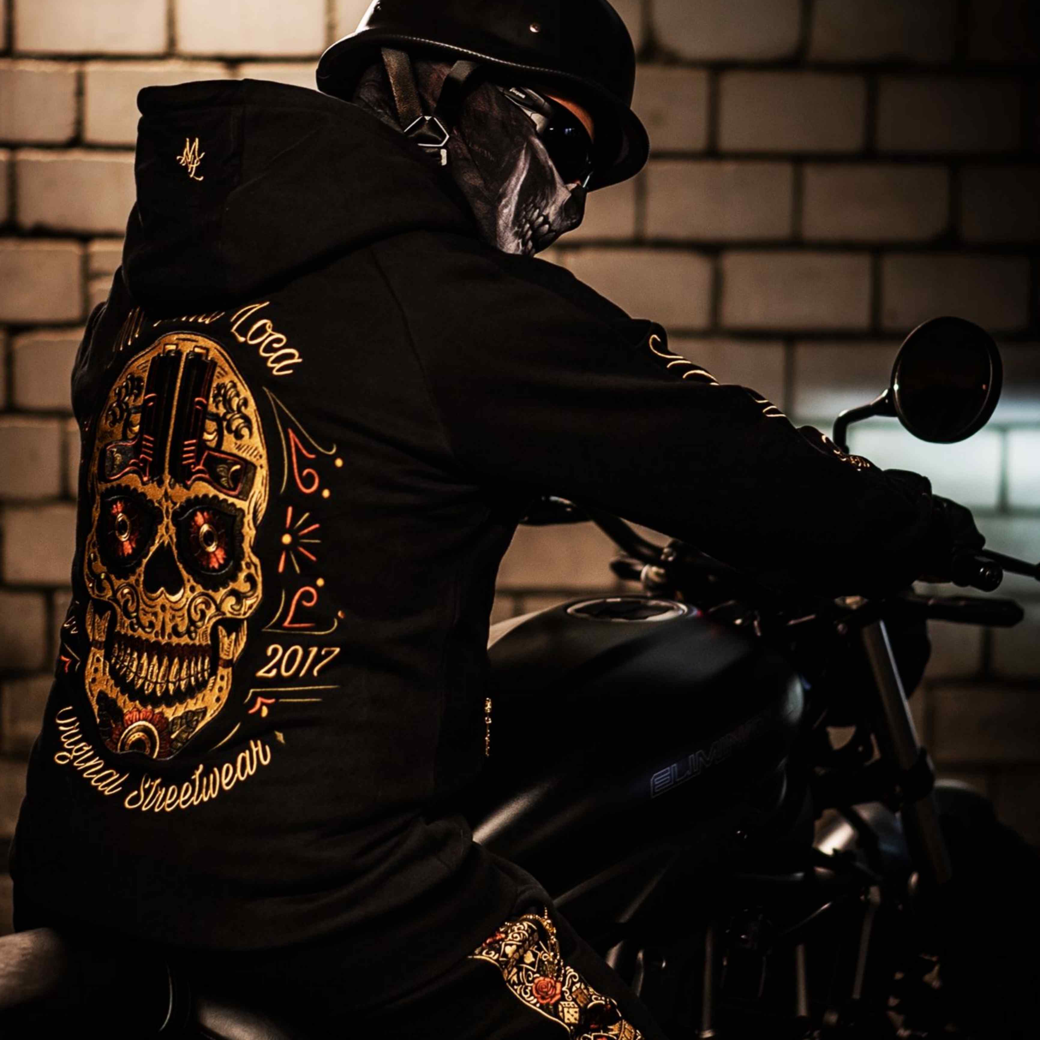 Sugar skull hoodie - black